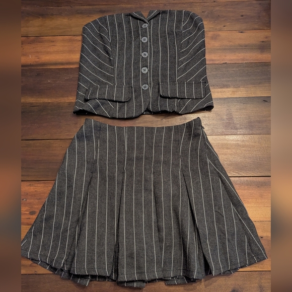 KIRIOUS LOS ANGELES Dresses & Skirts - Kirious 2 PC Set: Strapless Top & Skirt/Skort Small Dark Gray With Pinstripe
